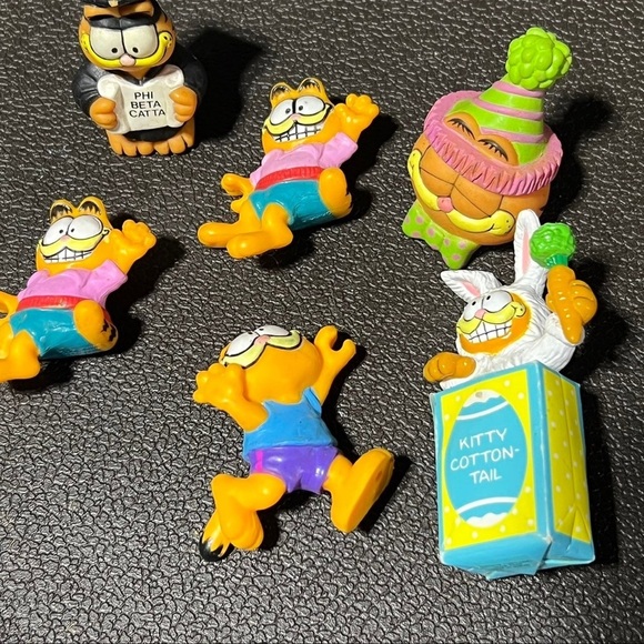 Vintage Garfield Mini Figurine Lot - Picture 2 of 2